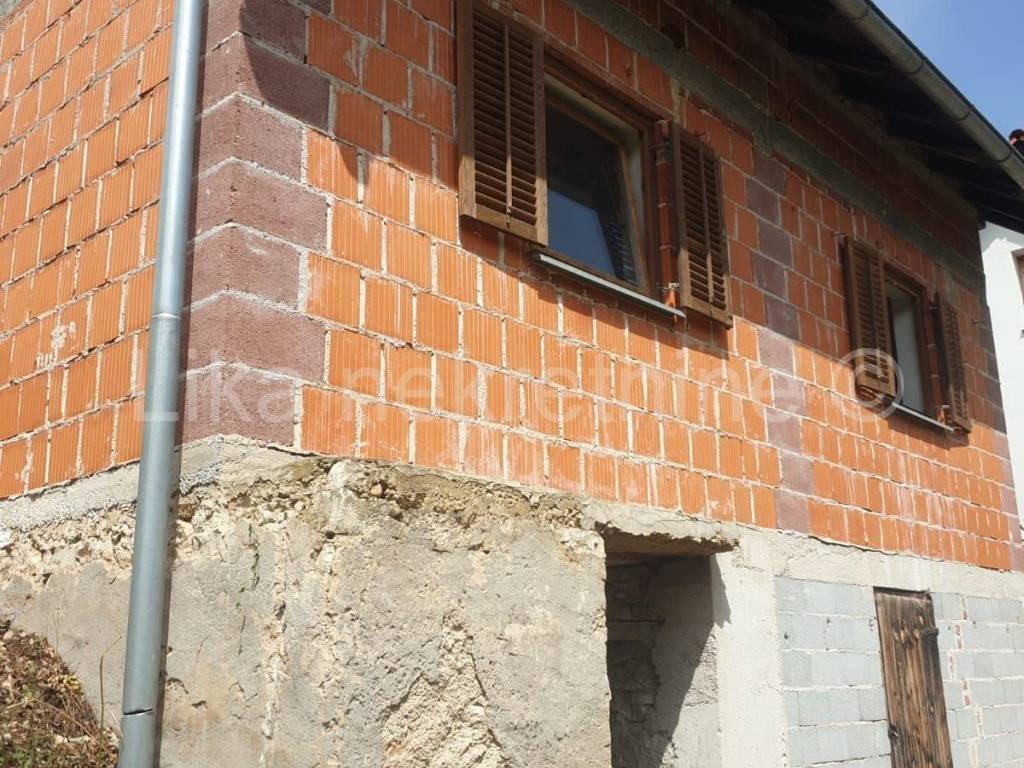 Samostojeća kuća, Prodaja, Plitvička jezera, Ličko Petrovo Selo