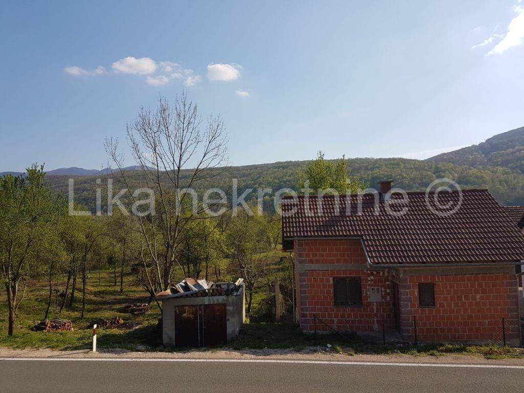 Samostojeća kuća, Prodaja, Plitvička jezera, Ličko Petrovo Selo