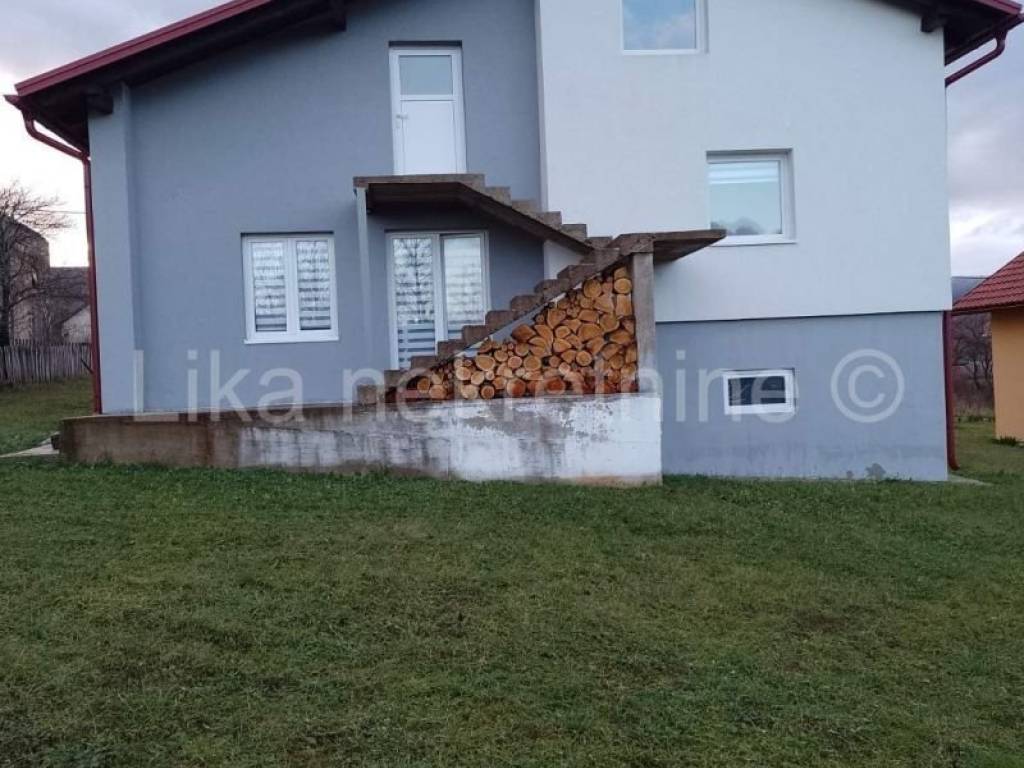 Samostojeća kuća, Prodaja, Donji Lapac, Donji Lapac