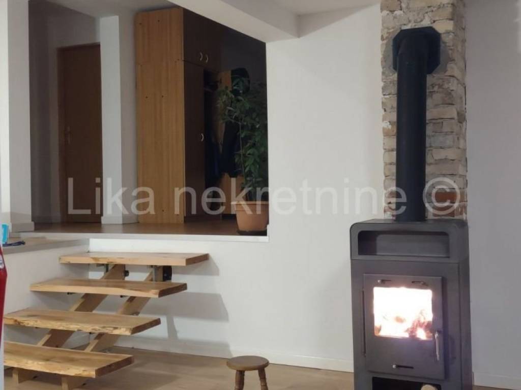 Samostojeća kuća, Prodaja, Donji Lapac, Donji Lapac