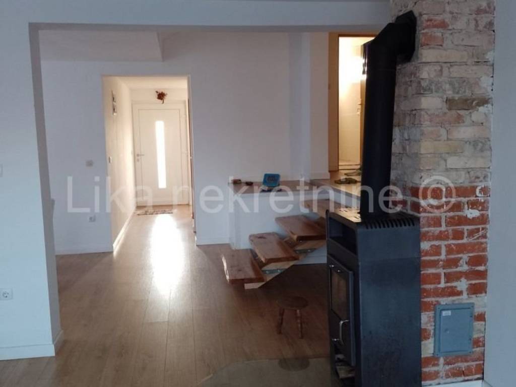 Samostojeća kuća, Prodaja, Donji Lapac, Donji Lapac