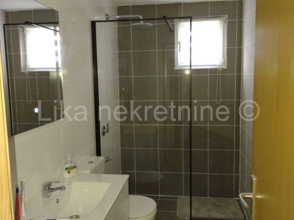 Samostojeća kuća, Prodaja, Donji Lapac, Donji Lapac