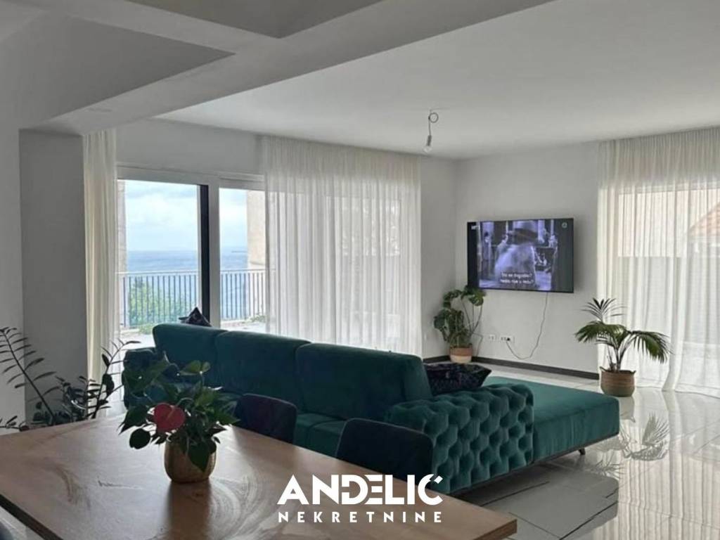 Stan u zgradi, Prodaja, Omiš, Omiš