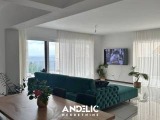 Stan u zgradi, Prodaja, Omiš, Omiš