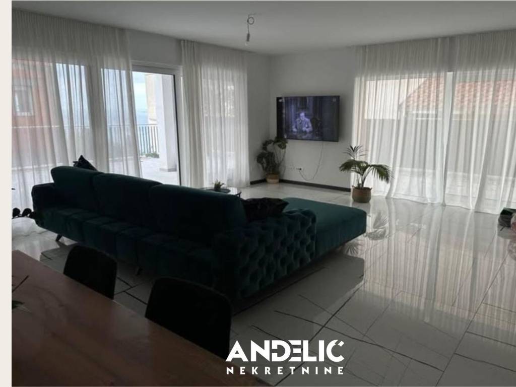 Stan u zgradi, Prodaja, Omiš, Omiš