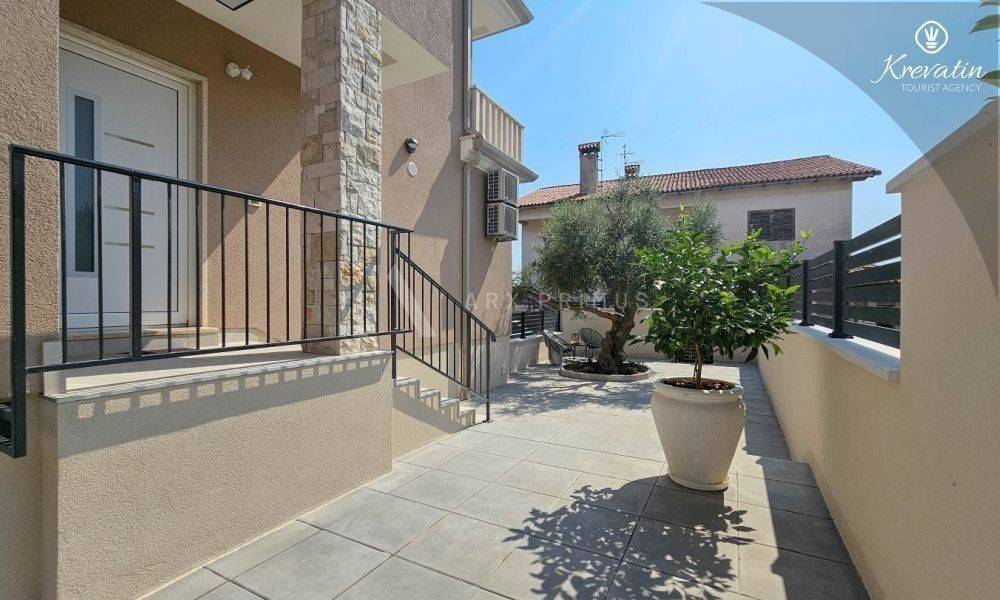 Samostojeća kuća, Prodaja, Umag, Zambratija