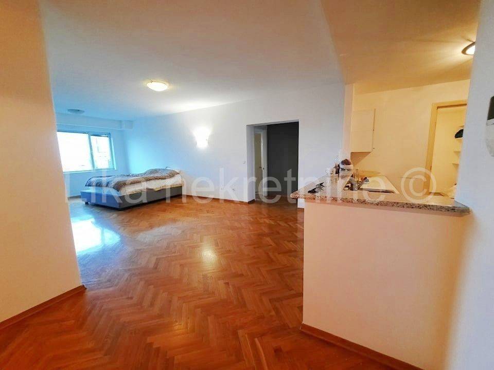 Stan u stambeno-poslovnoj zgradi , Najam, Zagreb, Donji Grad