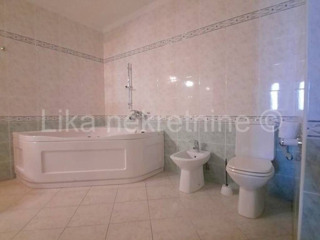 Stan u stambeno-poslovnoj zgradi , Najam, Zagreb, Donji Grad