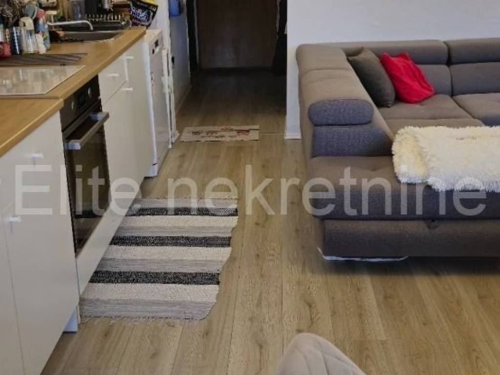 Stan u zgradi, Najam, Rijeka, Centar