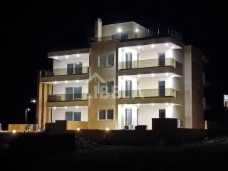 Apartman na moru, Prodaja, Povljana, Povljana
