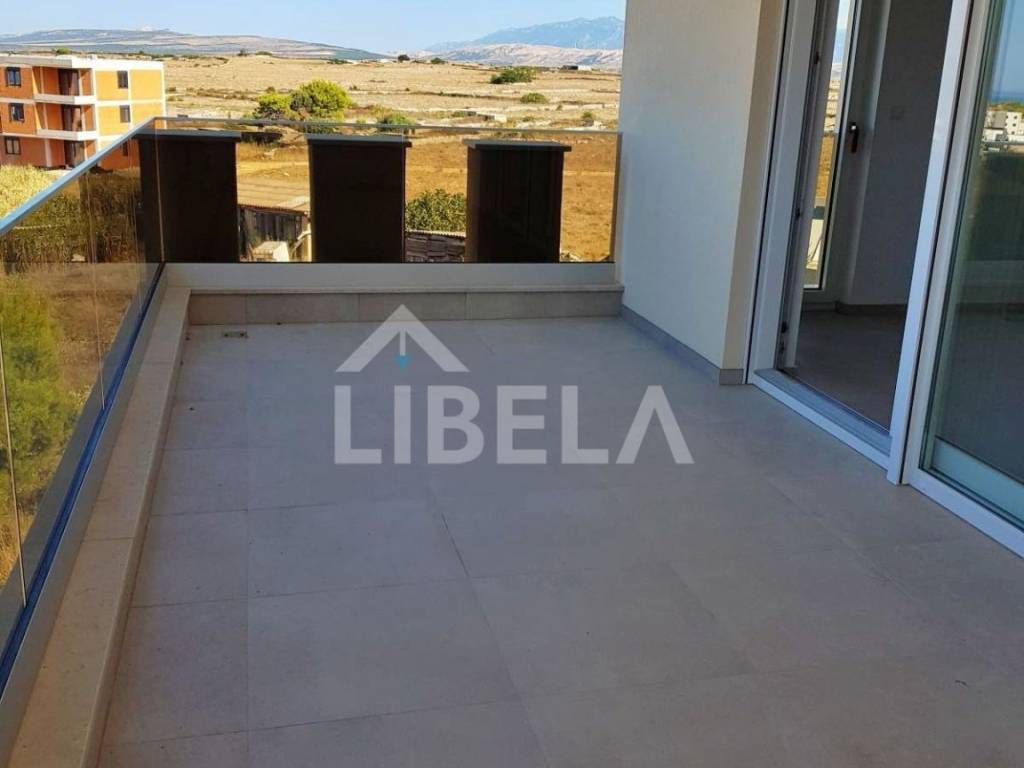 Apartman na moru, Prodaja, Povljana, Povljana