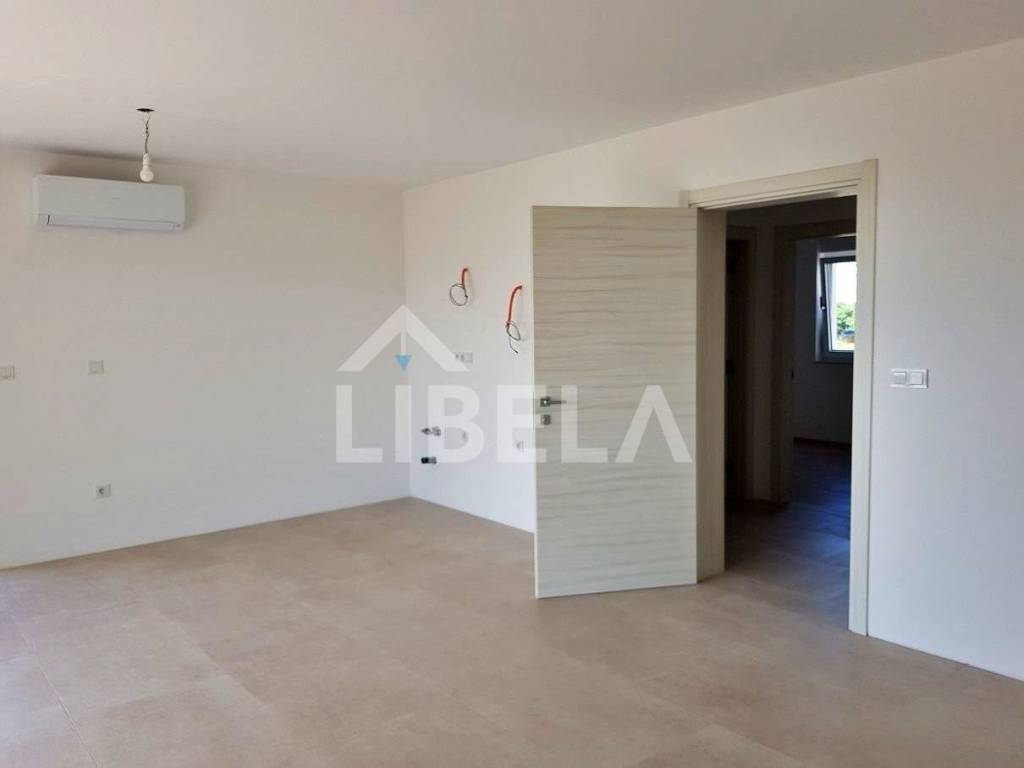 Apartman na moru, Prodaja, Povljana, Povljana