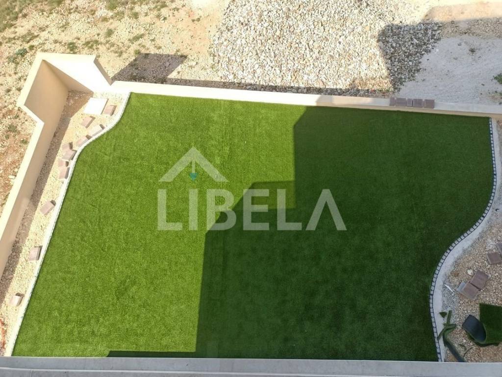 Apartman na moru, Prodaja, Povljana, Povljana