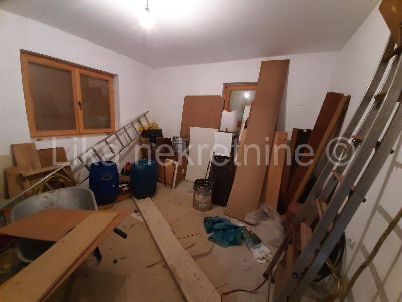 Seosko imanje, Prodaja, Otočac, Glavace