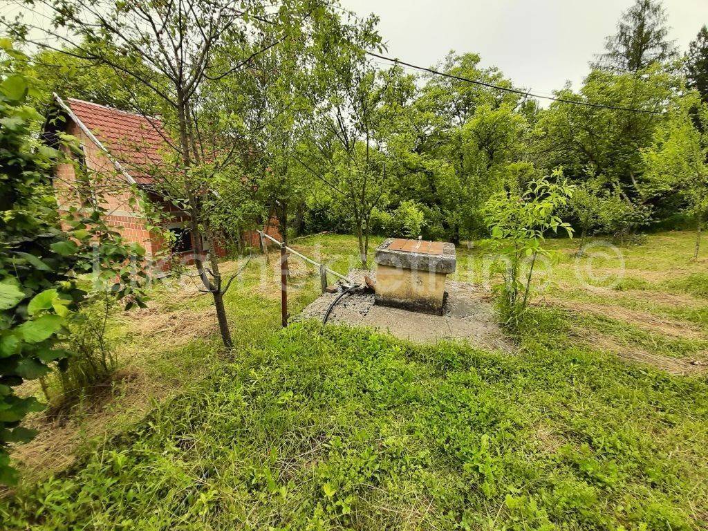 Seosko imanje, Prodaja, Otočac, Glavace