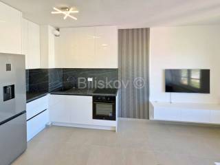 Stan u zgradi, Najam, Split, Split