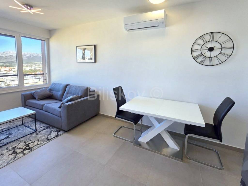 Stan u zgradi, Najam, Split, Split