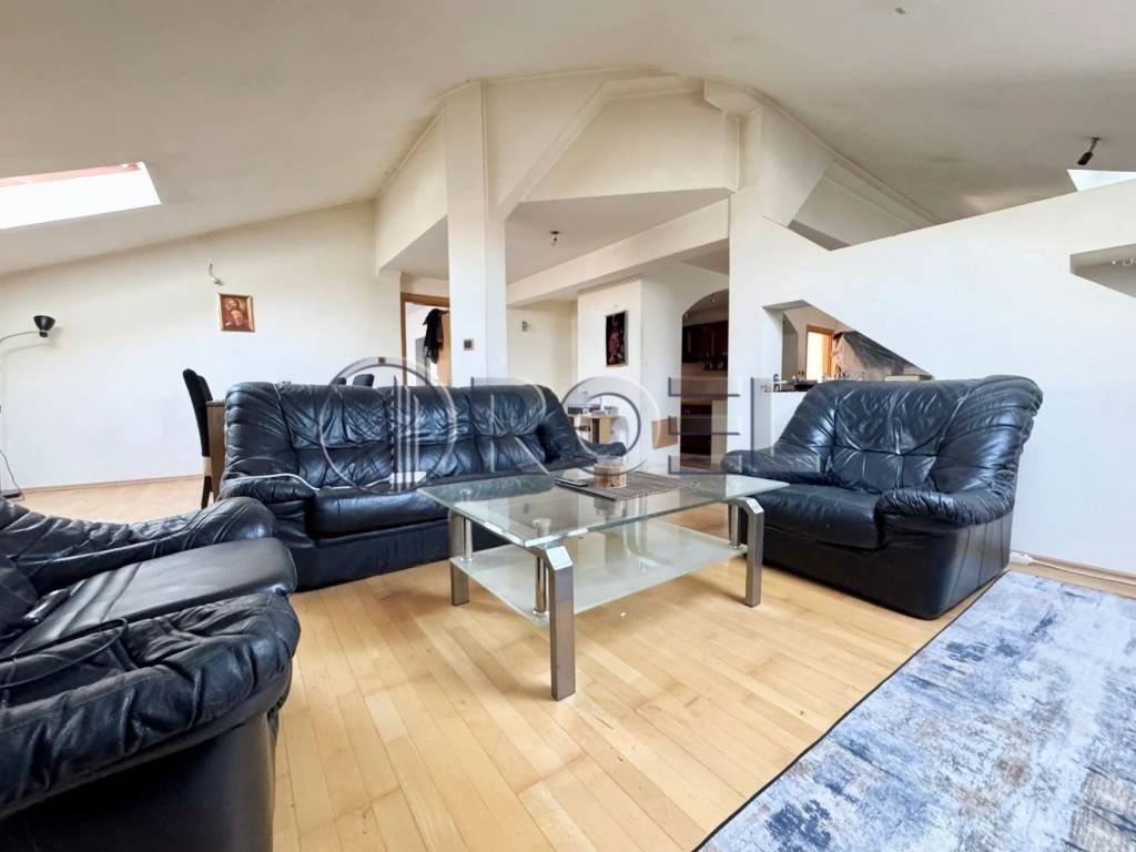 Stan u starijoj zgradi, Prodaja, Zagreb, Donji Grad