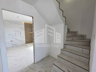 Stan u novogradnji, Prodaja, Okrug, Okrug Gornji