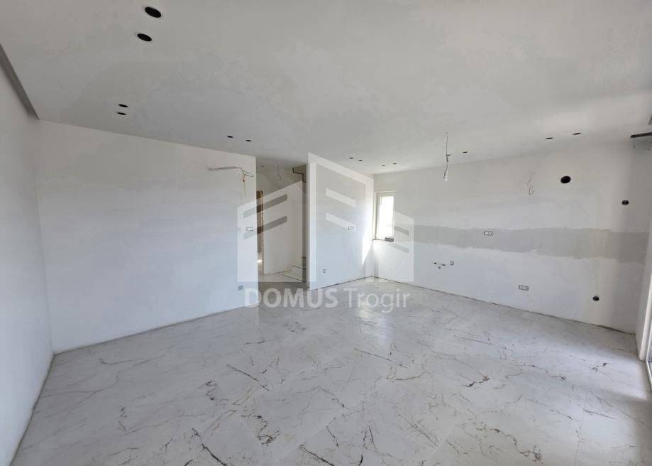 Stan u novogradnji, Prodaja, Okrug, Okrug Gornji