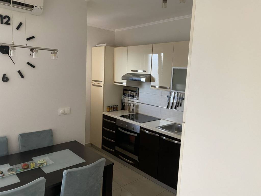 Stan u zgradi, Prodaja, Okrug, Okrug Gornji