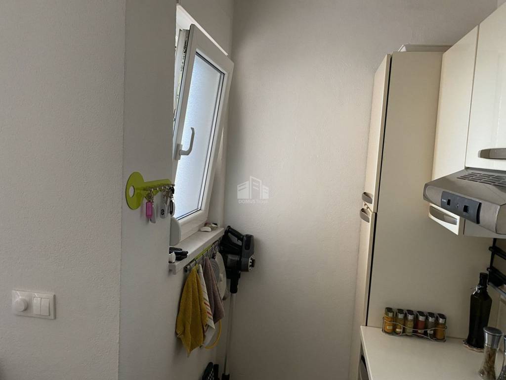 Stan u zgradi, Prodaja, Okrug, Okrug Gornji