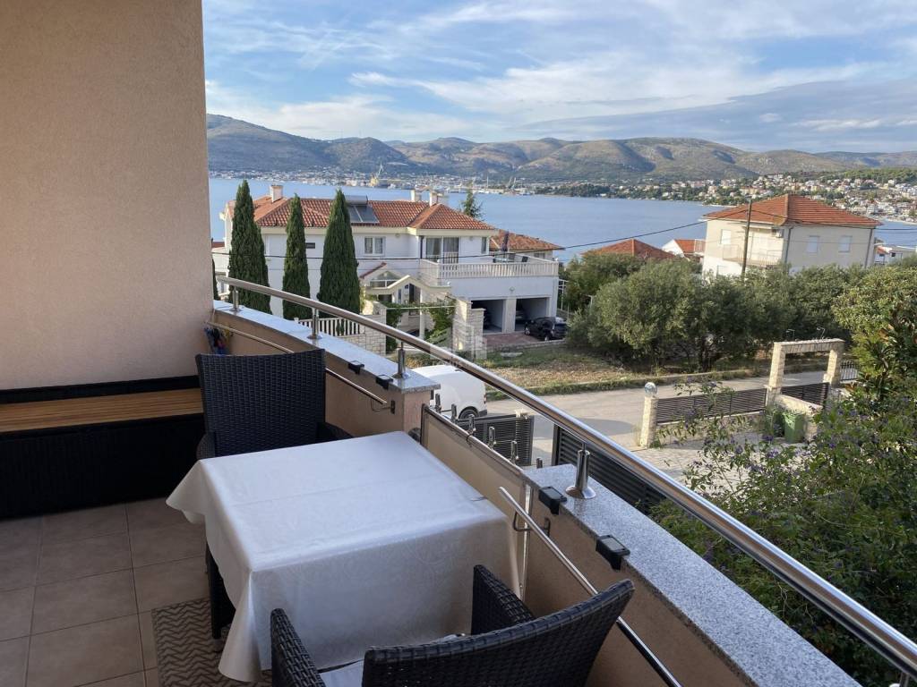 Stan u zgradi, Prodaja, Okrug, Okrug Gornji