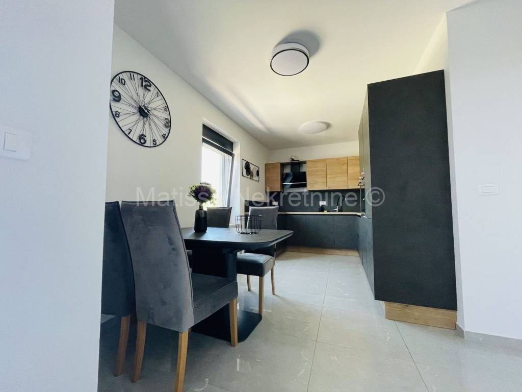 Stan u zgradi, Prodaja, Pula, Pula