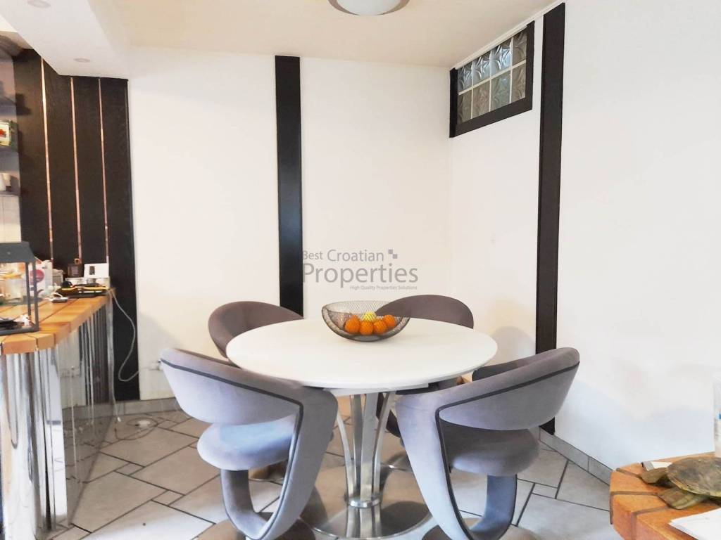 Stambeno poslovni objekt, Prodaja, Zagreb, Sesvete