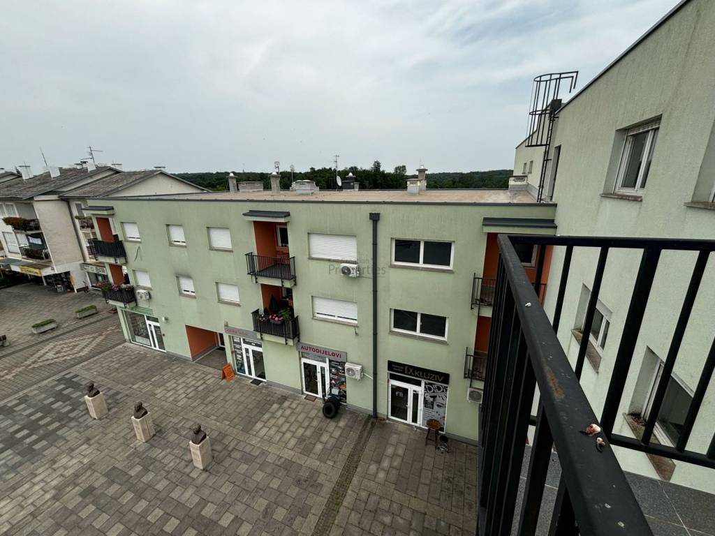 Stan u zgradi, Prodaja, Pisarovina, Pisarovina