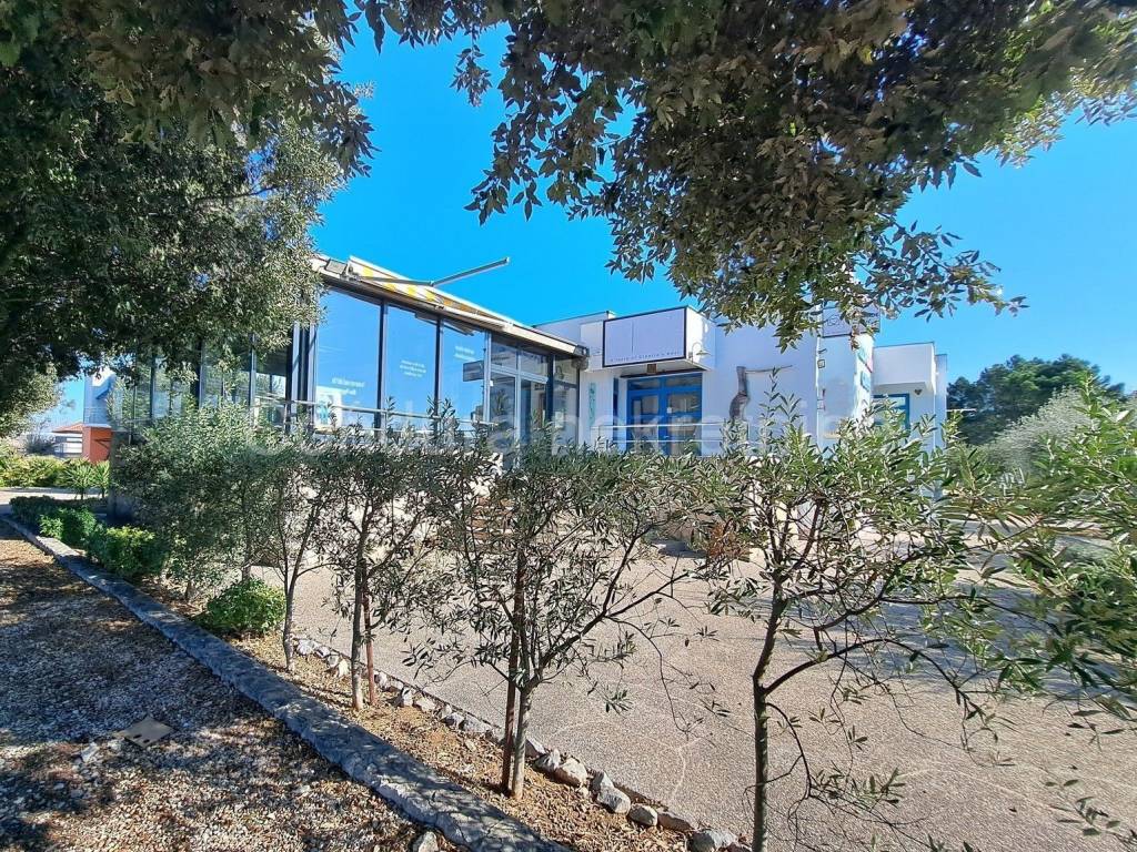 Ugostiteljsko-turistički objekt, Prodaja, Nin, Zaton