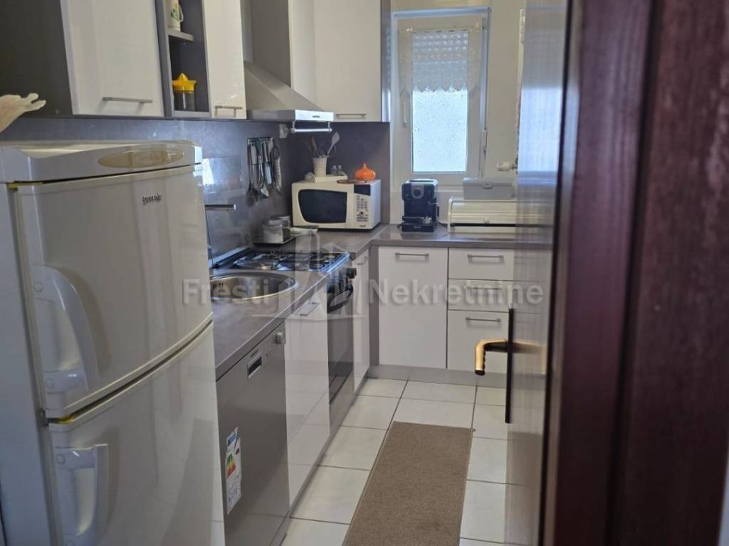 Stan u zgradi, Prodaja, Gospić, Centar