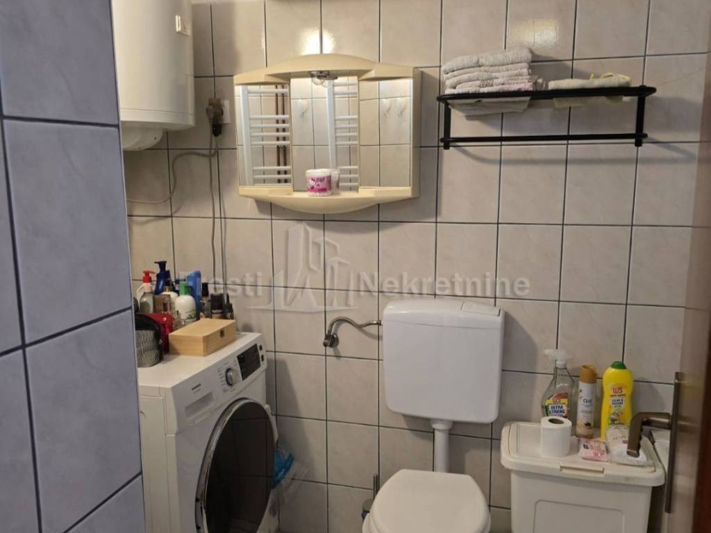 Stan u zgradi, Prodaja, Gospić, Centar