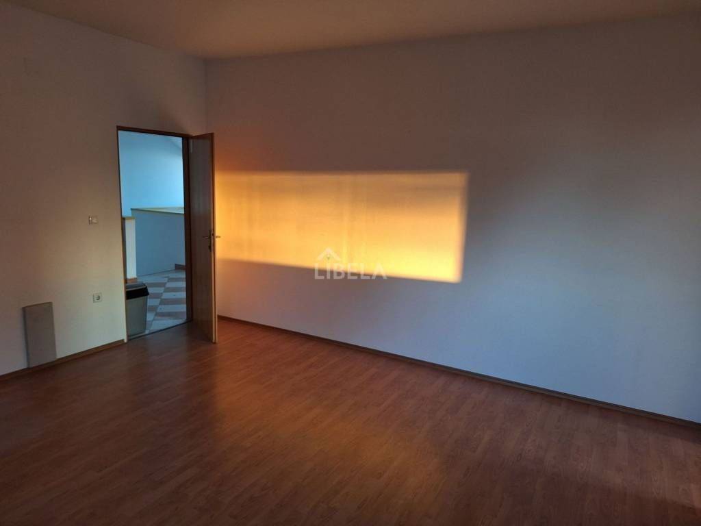 Ured, Prodaja, Mursko središće, Mursko Središće