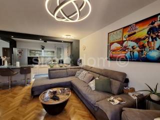 Stan u zgradi, Prodaja, Split, Split