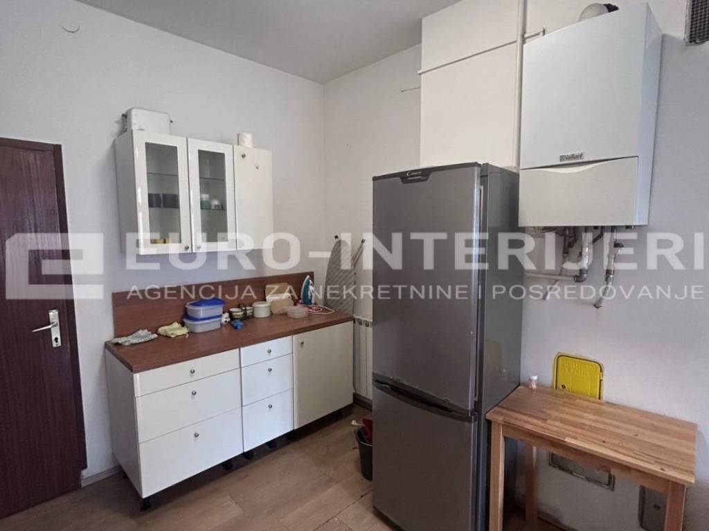 Prodajemo poslovni prostor na Trešnjevci  82 m2