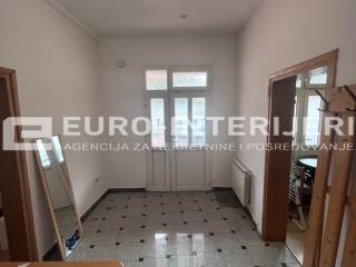 Prodajemo poslovni prostor na Trešnjevci  82 m2