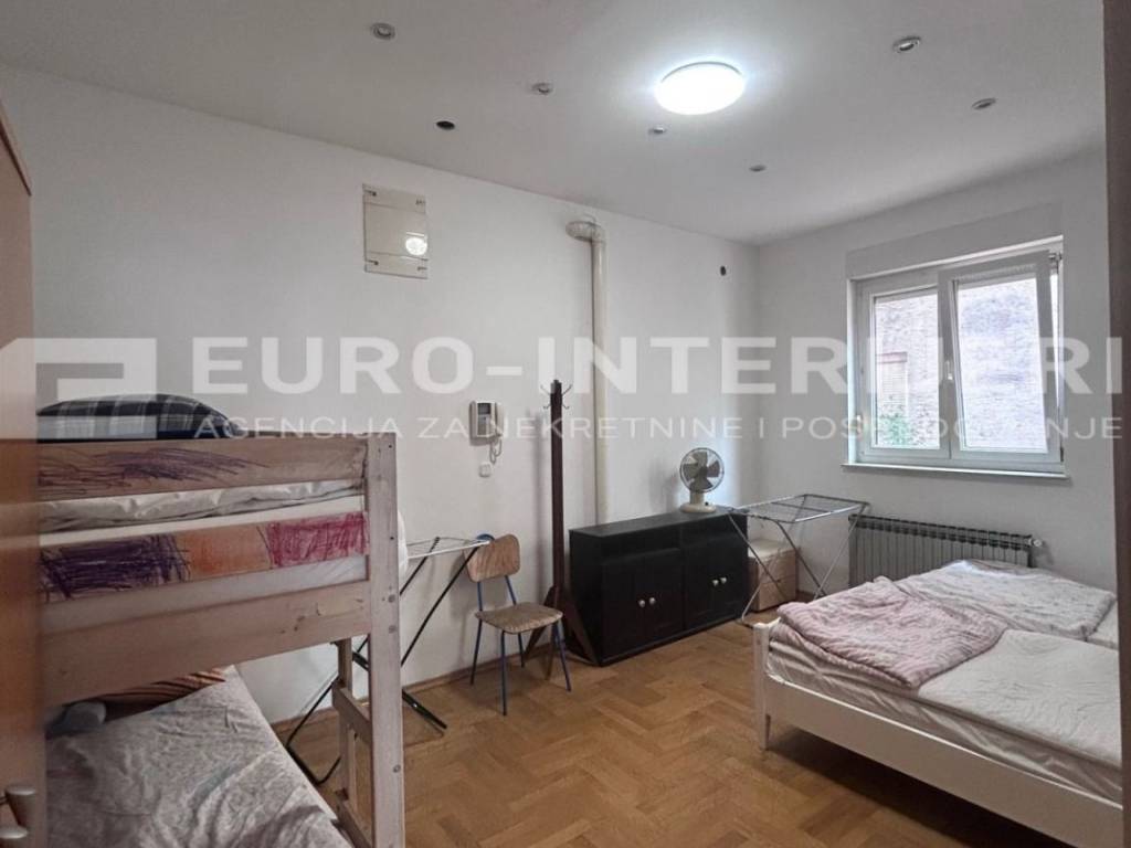 Prodajemo poslovni prostor na Trešnjevci  82 m2