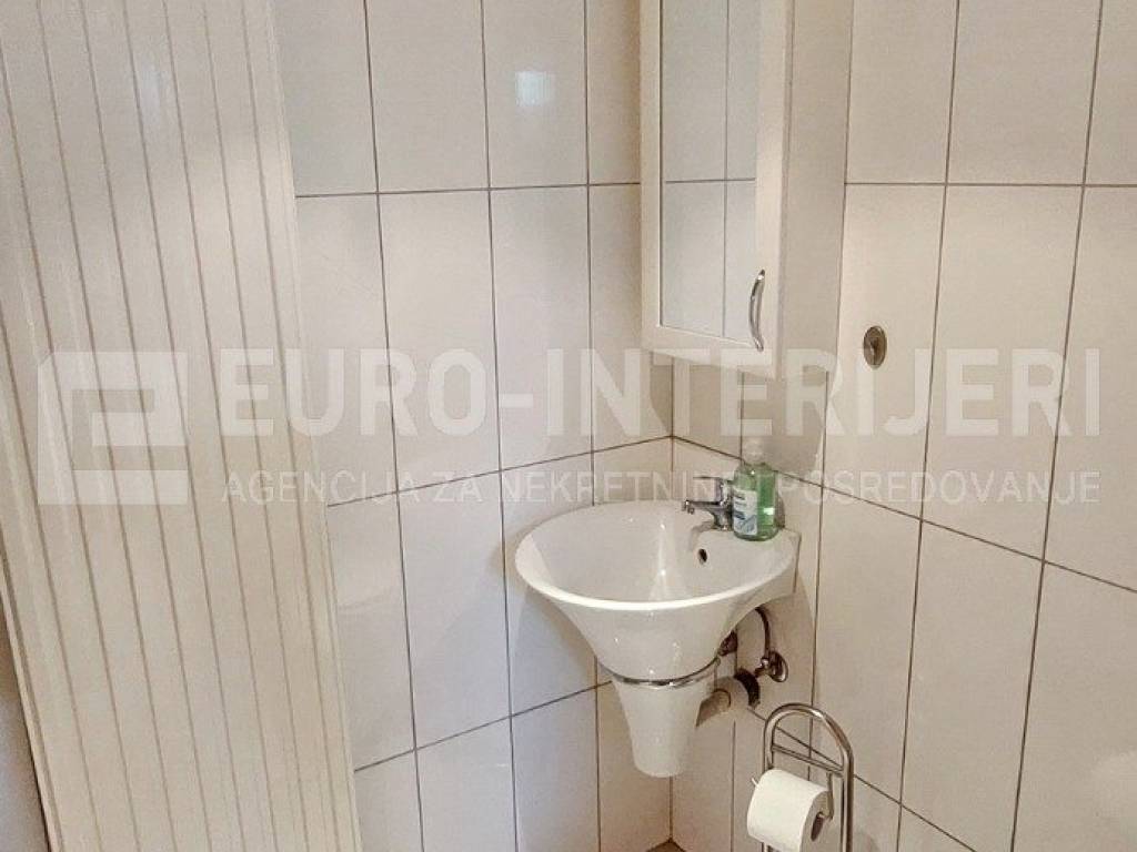 Poslovni prostor Knežija 32,65 m2