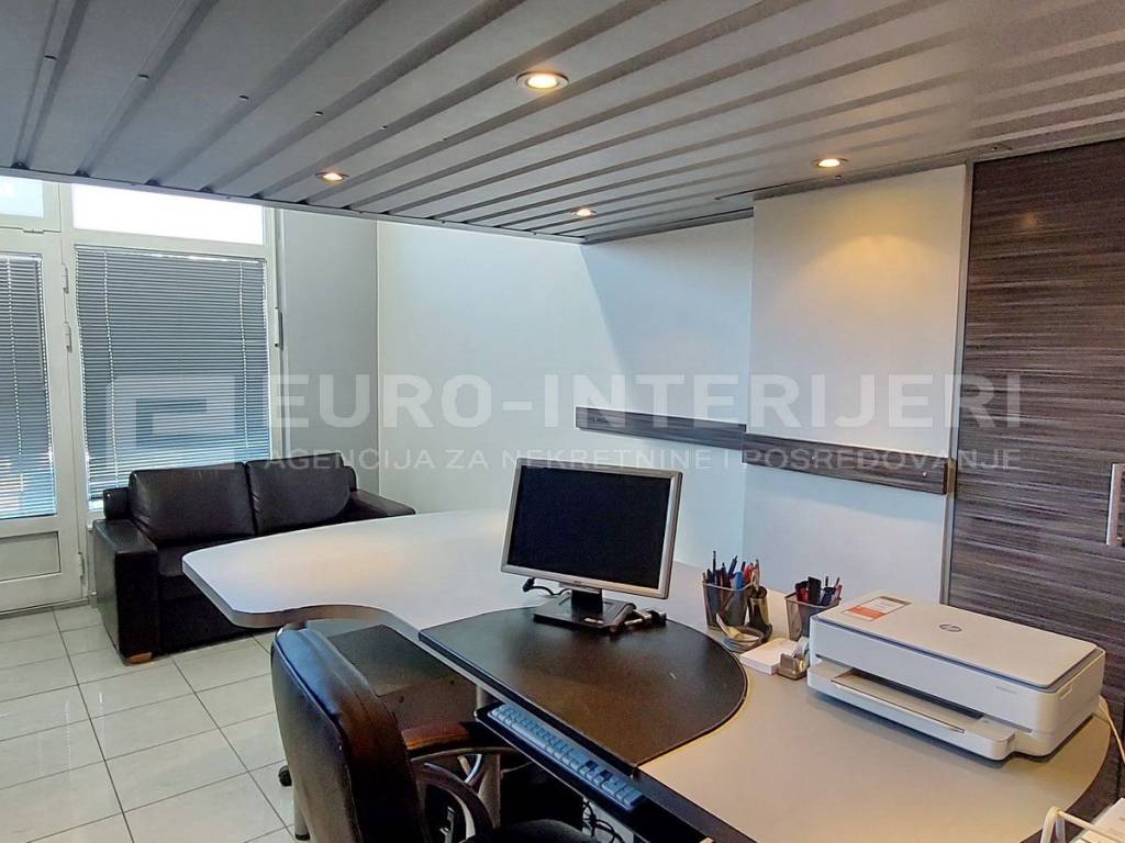 Poslovni prostor Knežija 32,65 m2