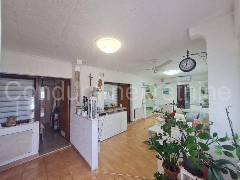 Apartman na moru, Prodaja, Vir, Vir