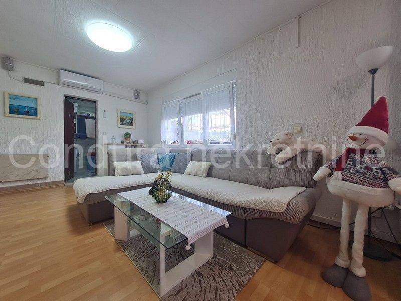 Apartman na moru, Prodaja, Vir, Vir