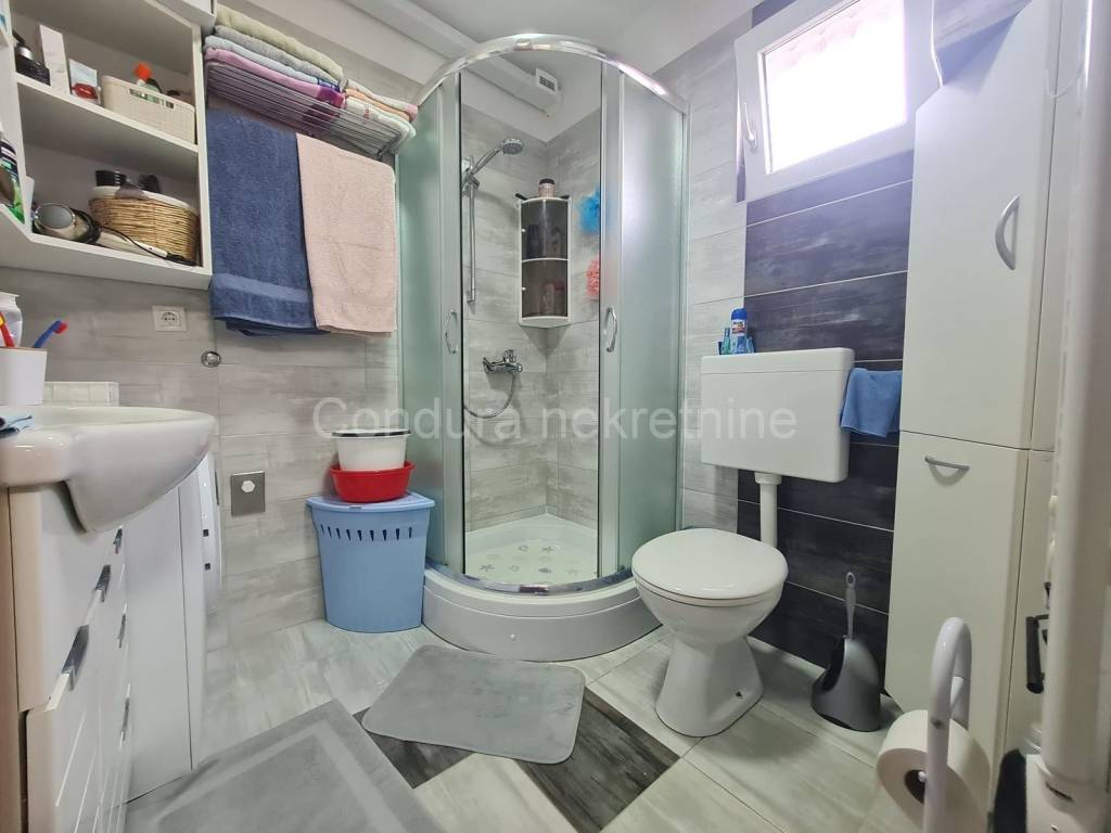 Apartman na moru, Prodaja, Vir, Vir