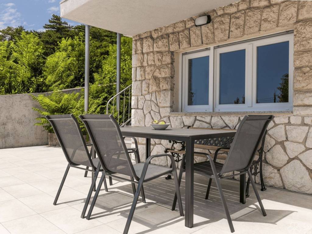 Vila, Prodaja, Novi Vinodolski, Povile