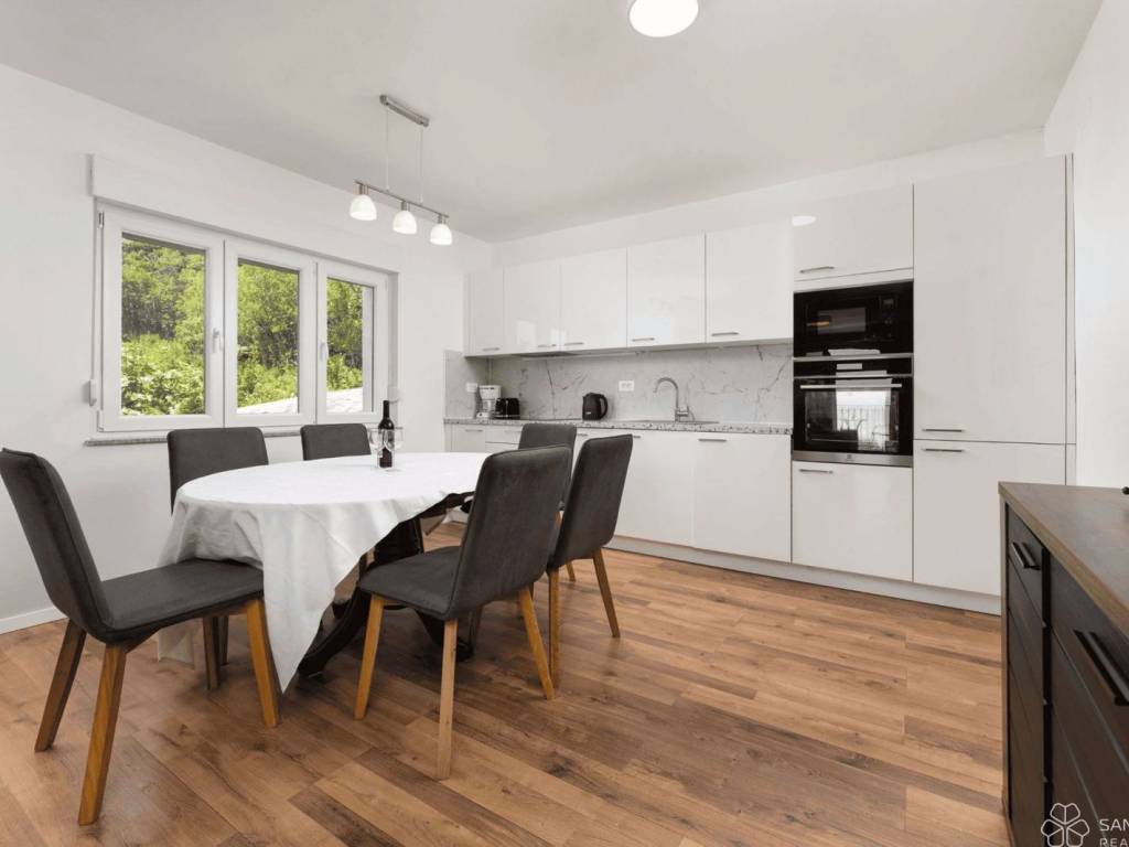 Vila, Prodaja, Novi Vinodolski, Povile