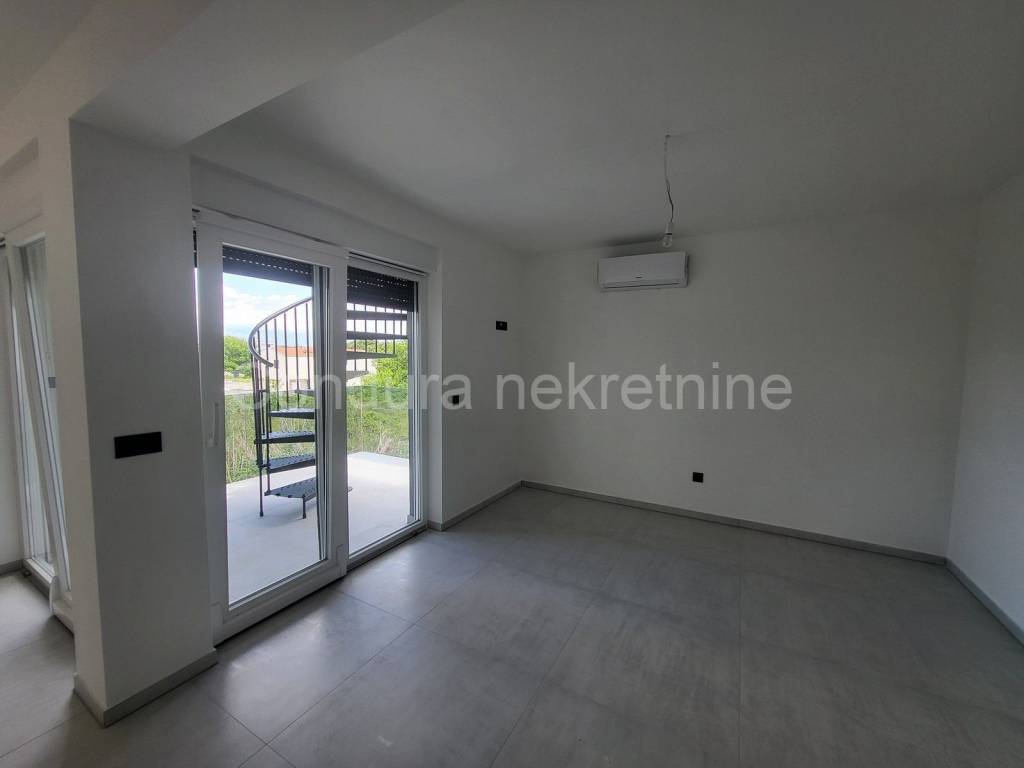 Apartman na moru, Prodaja, Nin, Nin