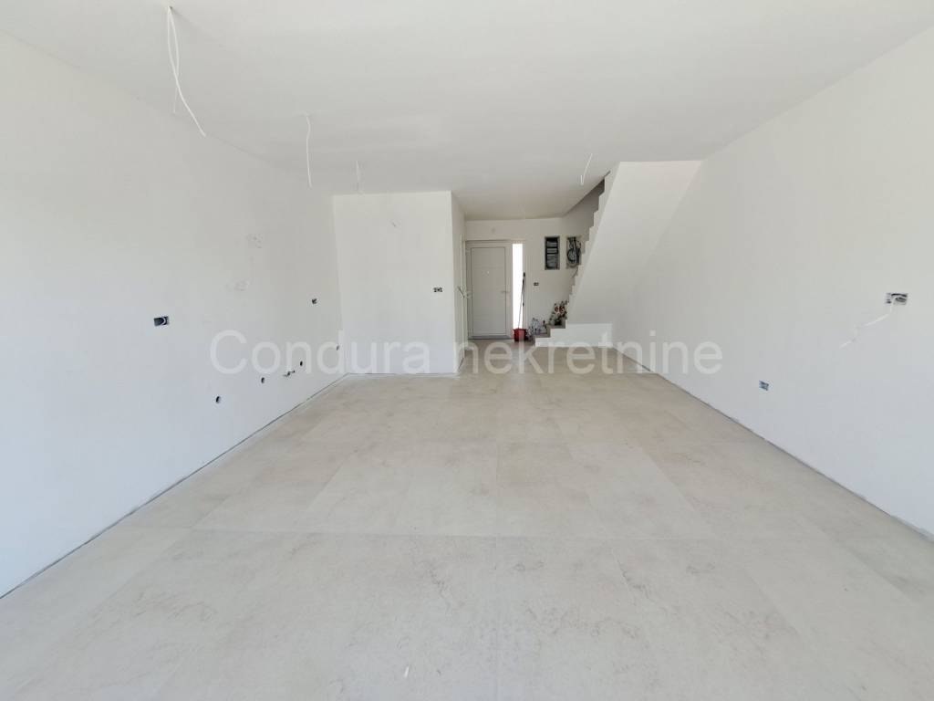 Kuća u nizu, Prodaja, Vrsi, Vrsi