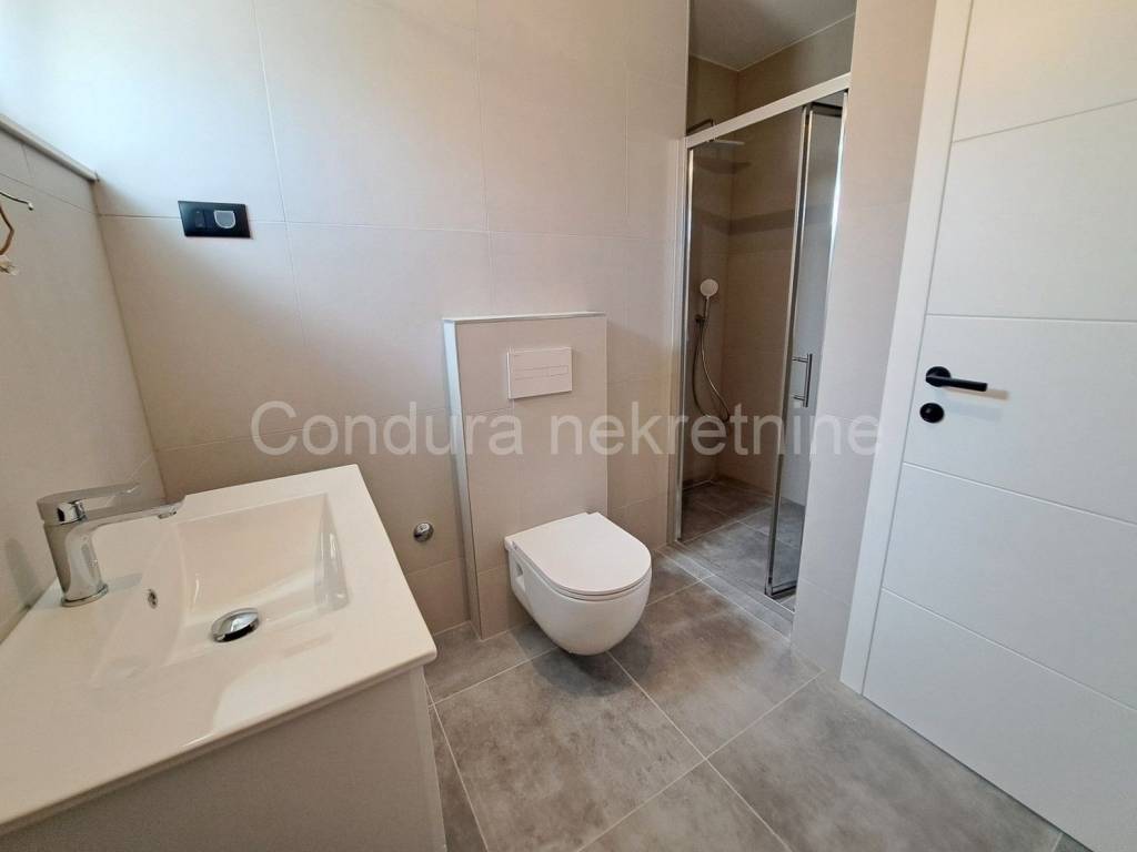 Apartman na moru, Prodaja, Nin, Nin