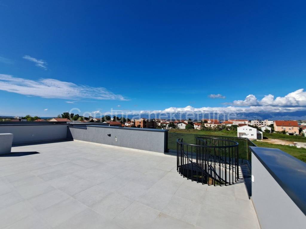 Apartman na moru, Prodaja, Nin, Nin