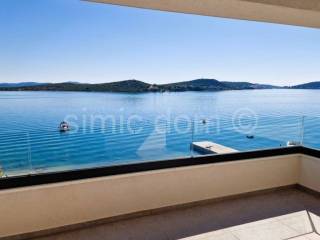 Apartman na moru, Prodaja, Murter, Murter